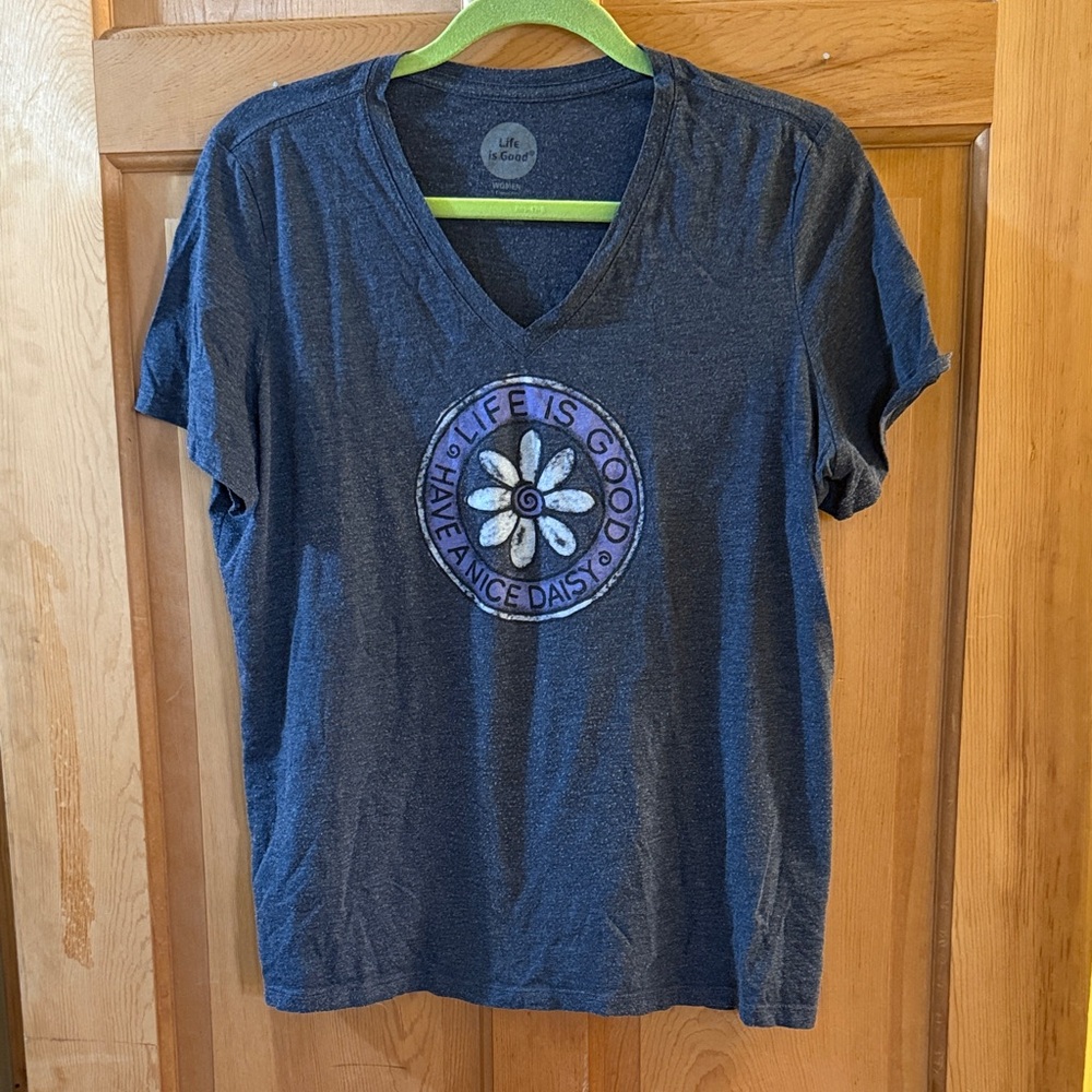 Life Is Good Gray “Have a Nice Daisy” Graphic Tee